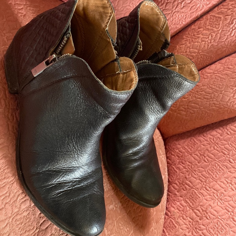 Ankle boots